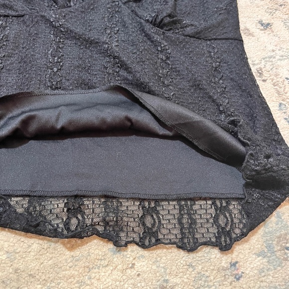 b.i.y.a.c.d.a Elegant Black Lace Women's Top - Picture 8 of 12